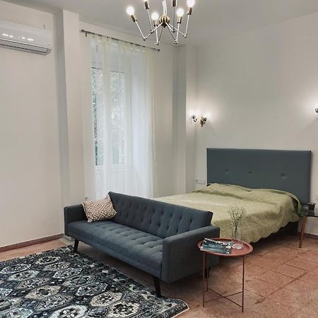 Olive Apartment Renovated 2022 피레아스 외부 사진