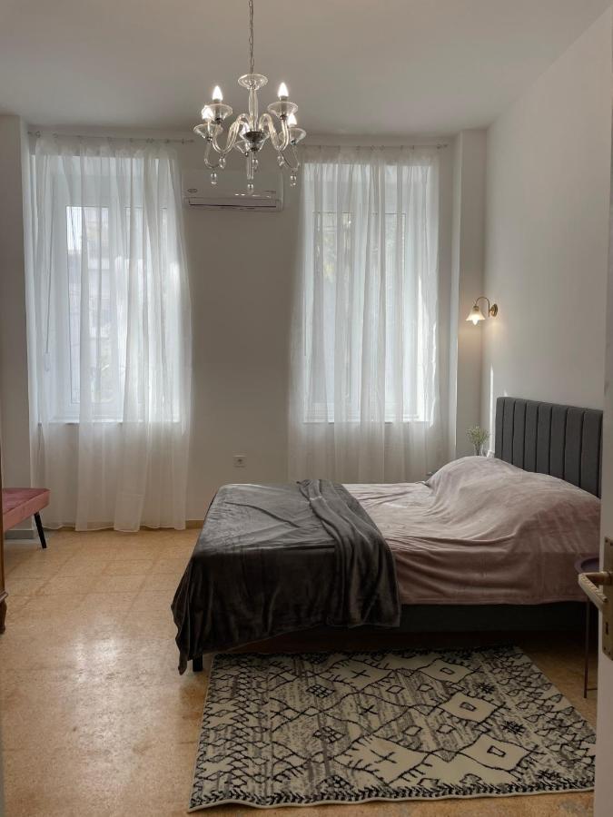 Olive Apartment Renovated 2022 피레아스 외부 사진