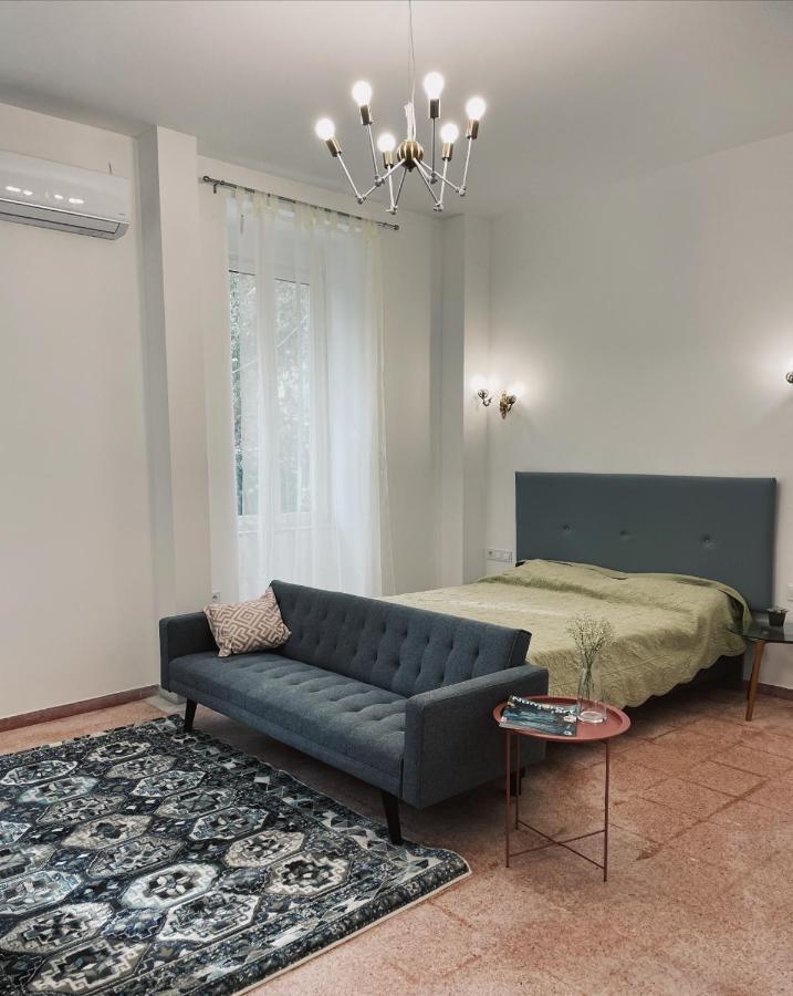 Olive Apartment Renovated 2022 피레아스 외부 사진